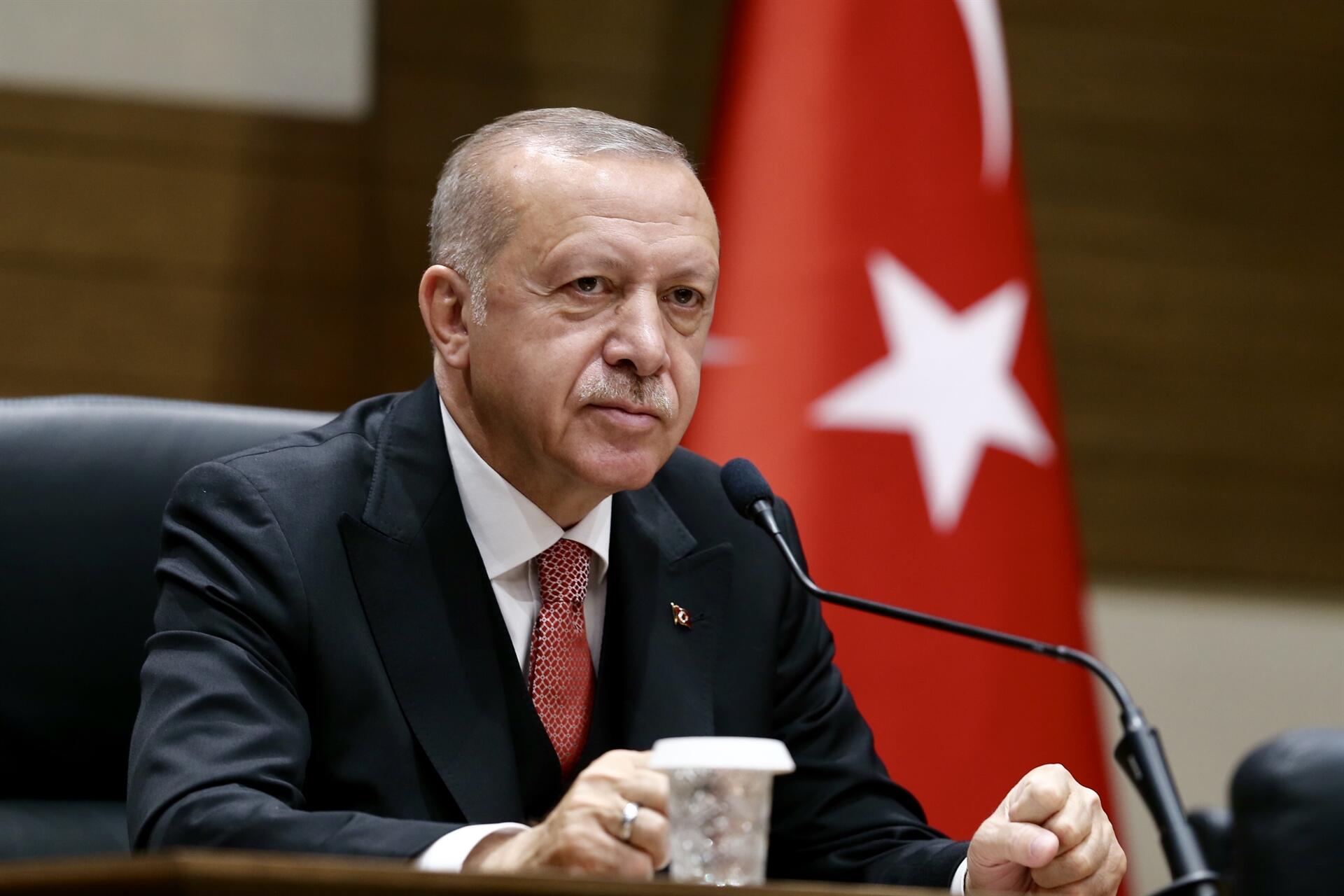 Turkish President Recep Tayyip Erdogan vows to keep S400 deal with