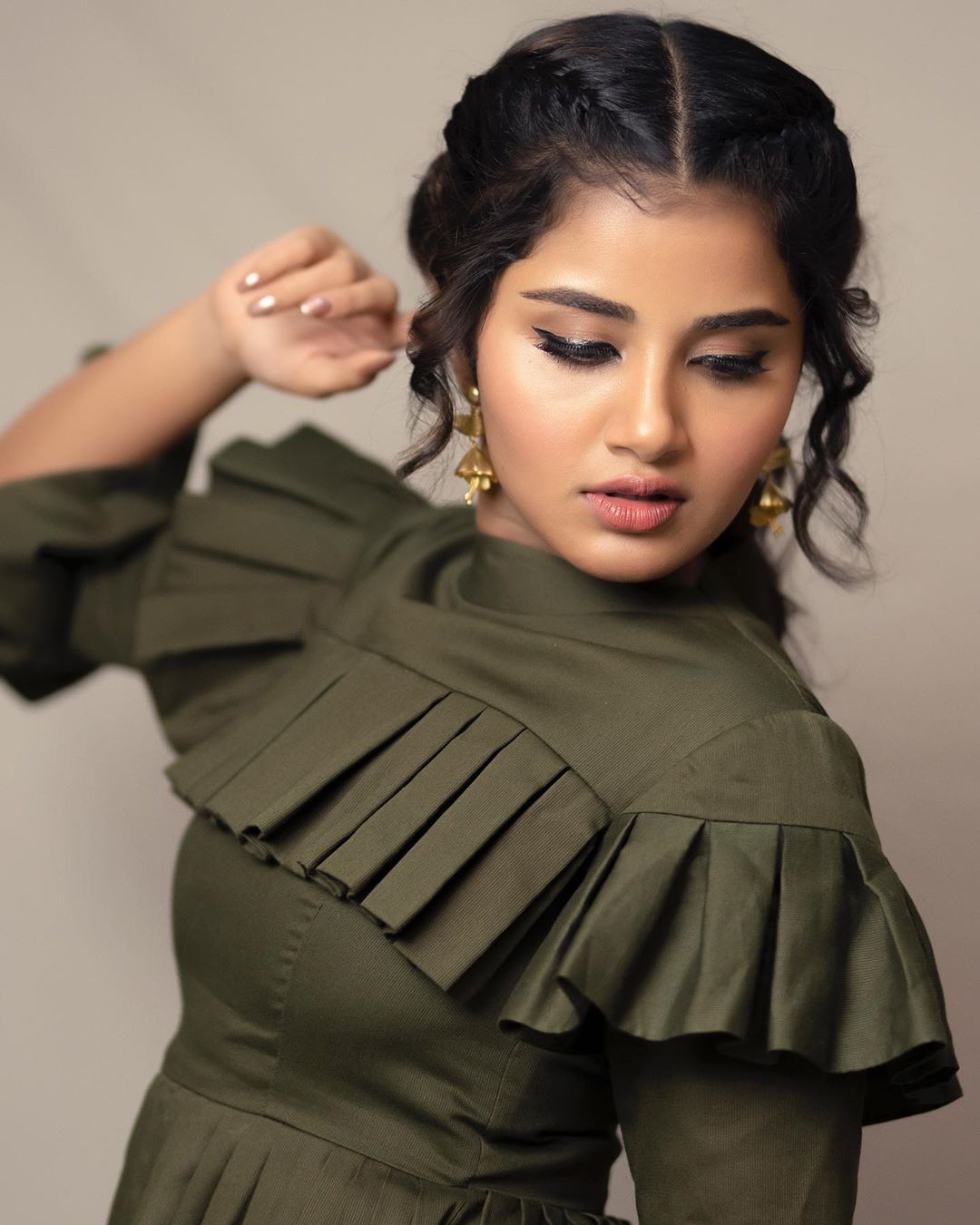 Anupama Parameswaran proves why her fashion sense is 'on point' - The Indian Wire