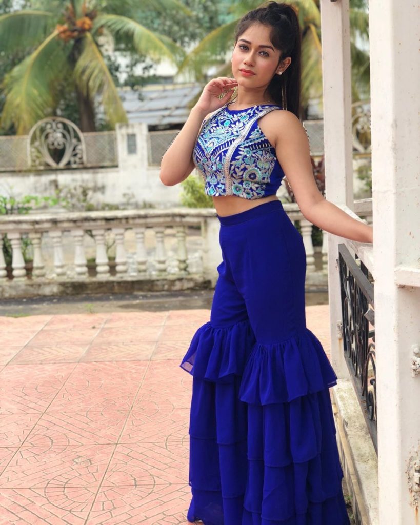 Jannat Zubair sports the same outfit worn by Hina Khan at her birthday bash  last year