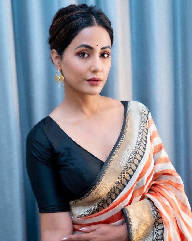 Hina Khan Grabs The Eyeballs In A Uniquely Designed Metallic Pre-Drapped  Saree, Worth Rs. 1,75,000