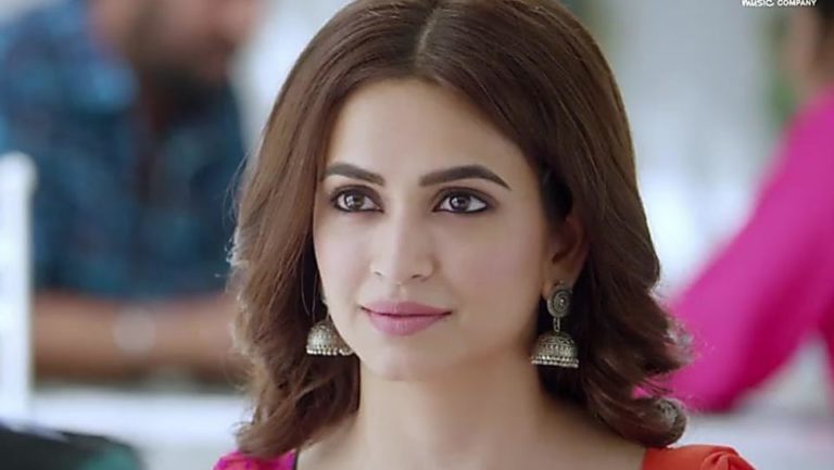 Housefull 4 Actress Kriti Kharbanda Looks Alluring In These Latest Pictures The Indian Wire