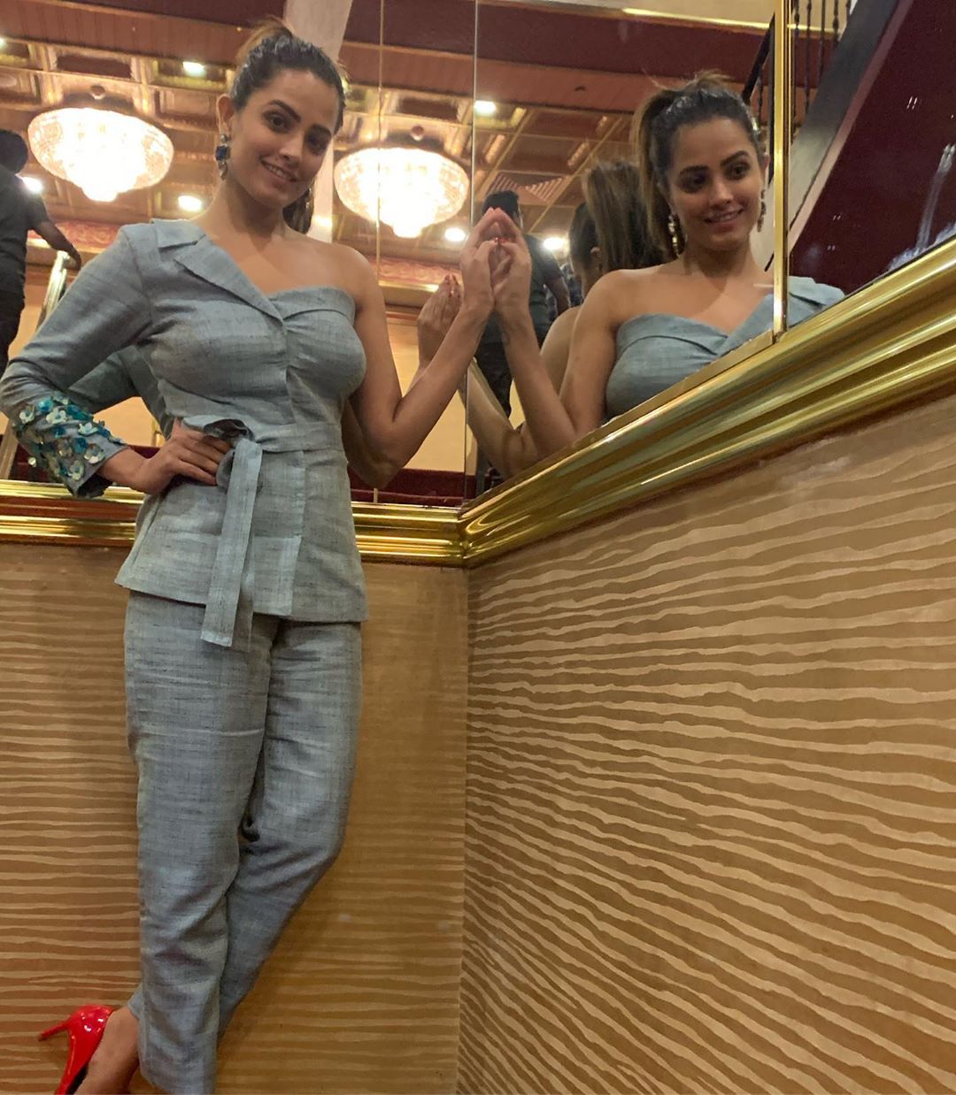 Anita Hassanandani Classy Outfit Is Here To Brighten Up Your Day The Indian Wire