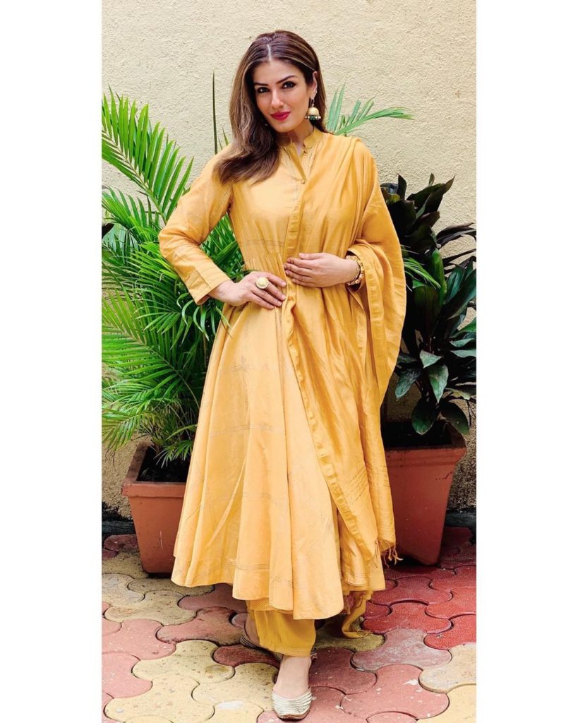 Raveena Tandon look for Ganpati is something you don't want to miss ...