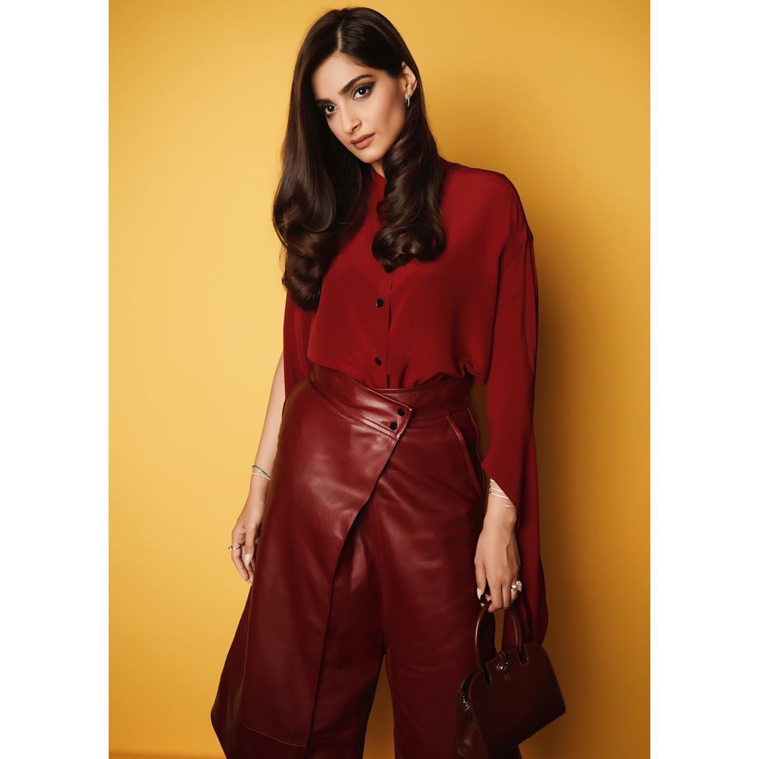 Sonam Kapoor rising the temperature in THIS Red Classy Outfit - The ...
