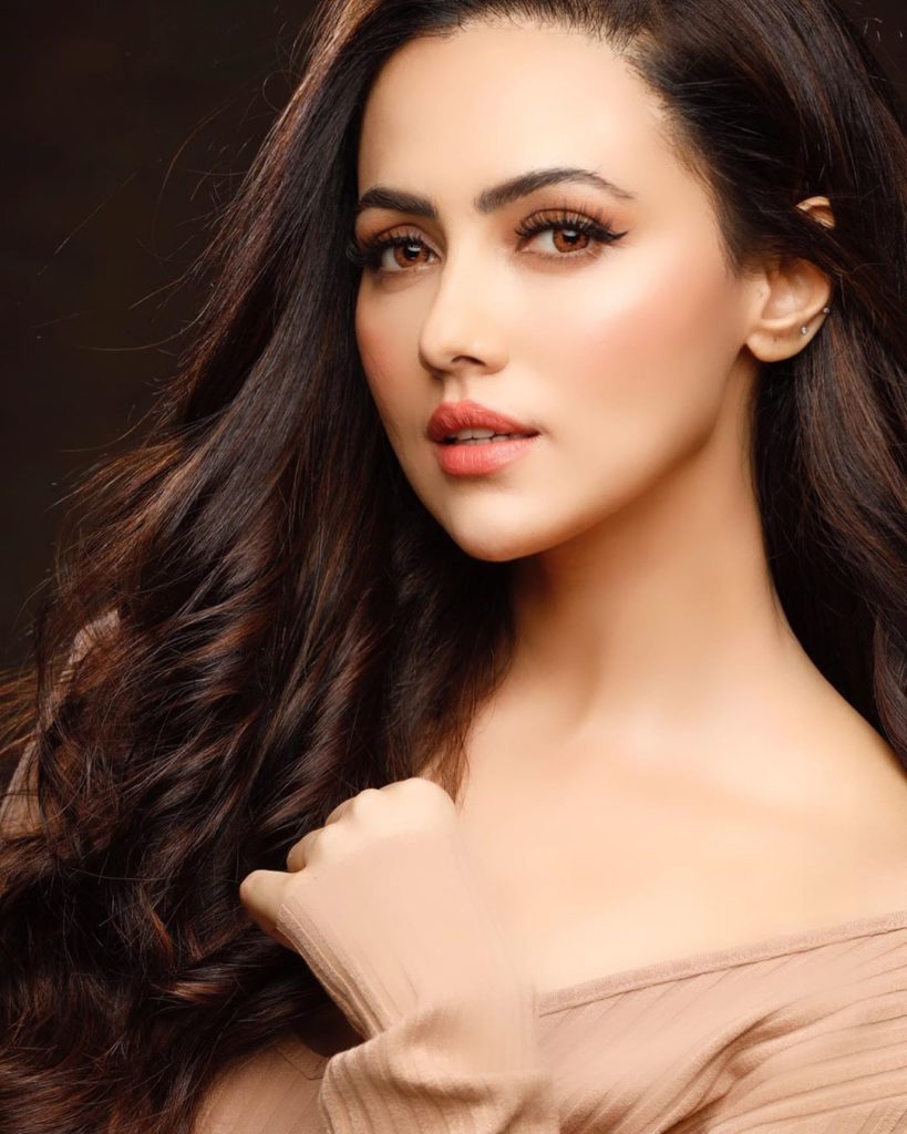 Sana Khan Looks Like A Breath Of Fresh Air In Her Latest Picture The
