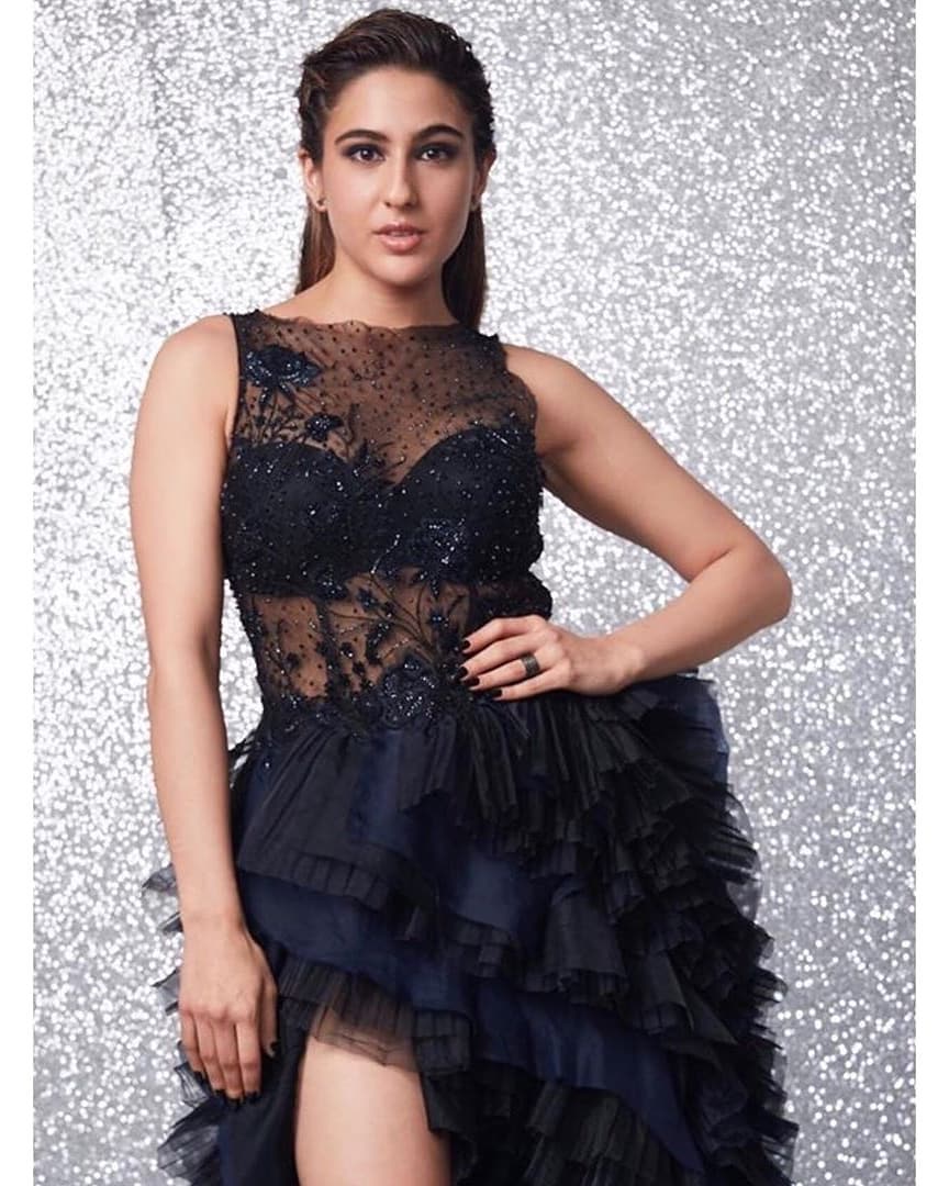 Sara Ali Khan increases the heat with her latest pictures from Vogue ...