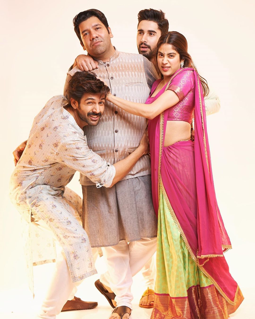 Dostana 2: Kartik Aaryan and Janhvi Kapoor starrer film's shooting halted  because of Air Pollution