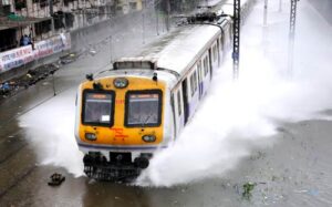 mumbai-train-in-rain