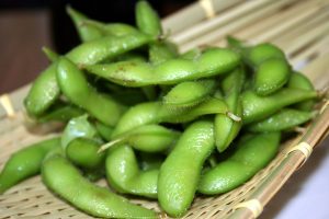 For those who adopt vegetarian or vegan diets, Edamame is also a perfect option.
