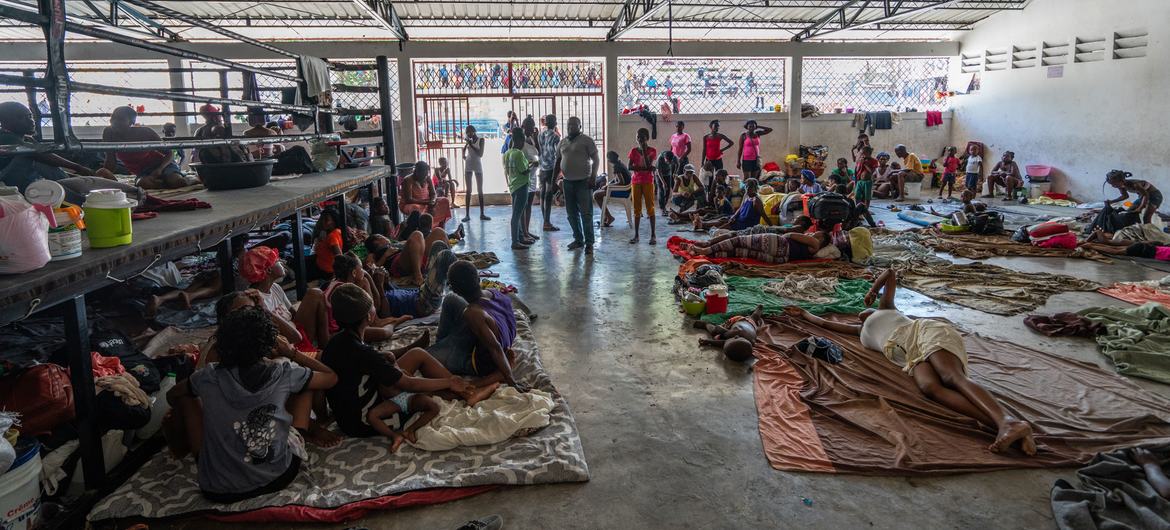 Displaced people seeking shelter in boxing arena on Port-au-Prince. Image Credits: UNOCHA/ Giles Clarke